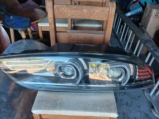 im selling jaguar xe model 2015 headlights