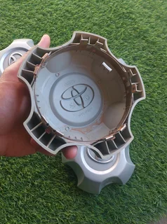 04 X OEM CENTER CAPS FOR TOYOTA LAND CRUISER