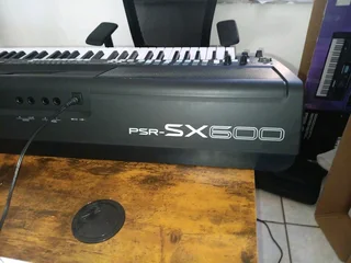 Yamaha PSR Sx600 61 keys keyboard