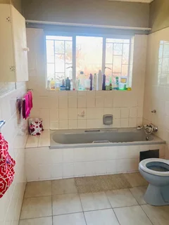 En-suite Main Bedroom to rent