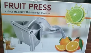 Handheld Fruit Press Squeezer – R200 