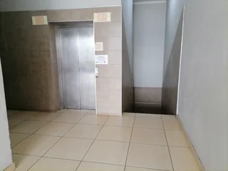 Upper level office to rent at Bonaero Park Shopping Centre