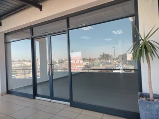 Upper level office to rent at Bonaero Park Shopping Centre
