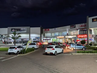 Upper level office to rent at Bonaero Park Shopping Centre