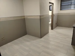 Modern Bachelor Alberton Voortrekker Road - Grab this one