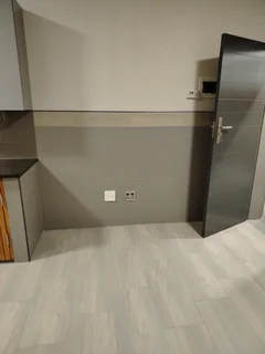 Modern Bachelor Alberton Voortrekker Road - Grab this one