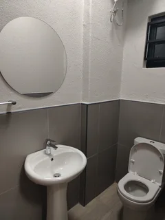 Modern Bachelor Alberton Voortrekker Road - Grab this one