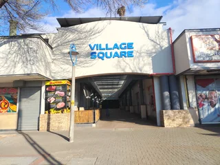 Modern Bachelor Alberton Voortrekker Road - Grab this one