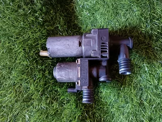 BMW E46 HEATER CONTROL VALVE