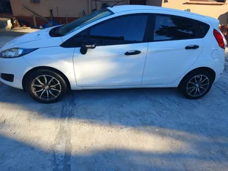 2015 Ford Fiesta Hatchback