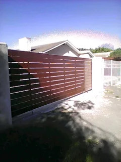 Nutec driveway gates