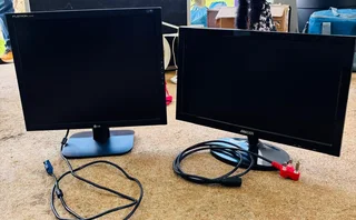 I buy good quality second hand clothes