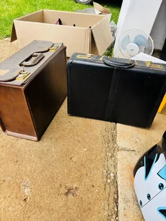 I buy good quality second hand clothes