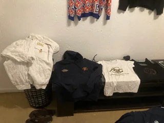 I buy good quality second hand clothes shoes linen curtains property household items in bulk