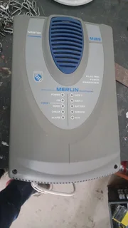 Electric fence energizer