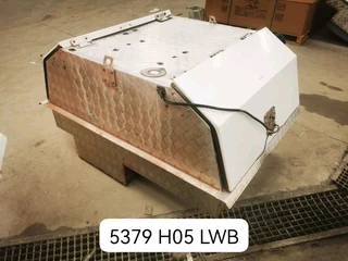 Hilux d4d alu toolbox Canopy for sale