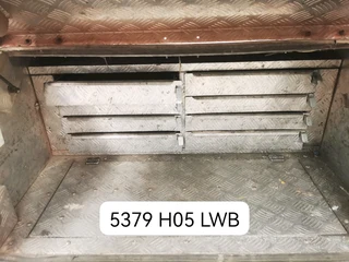 Hilux d4d alu toolbox Canopy for sale