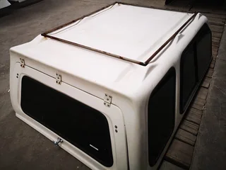 Isuzu 05 Lwb Hiline White SA canopy for sale