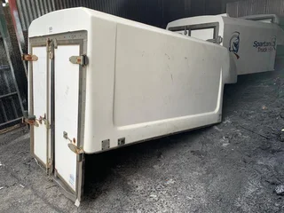 Isuzu 05 LWB Spacesaver White Bucco for sale