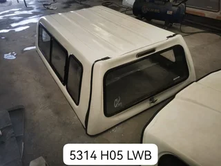Hilux 05 LWB White  Club canopy for sale