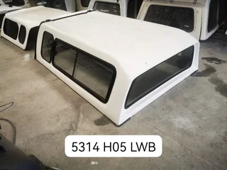 Hilux 05 LWB White  Club canopy for sale