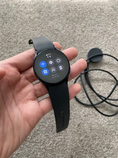 Samsung Galaxy Watch 5 40mm Good condition with charger