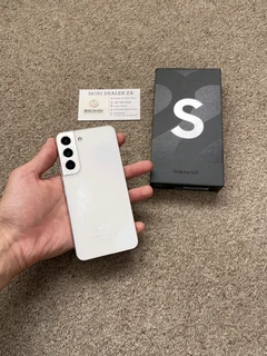 Samsung S22 5G 256gb Dual SIM with box and 2 green lines on screen