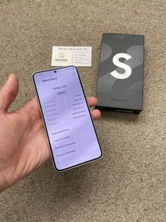 Samsung S22 5G 256gb Dual SIM with box and 2 green lines on screen