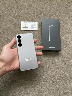 Samsung S25 5G 256gb 12gb ram Dual sim with box and cable Immaculate condition like brand new