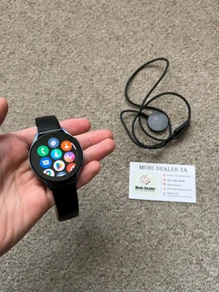 Samsung galaxy watch 5 44mm good condition with charger