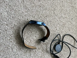 Samsung galaxy watch 5 44mm good condition with charger