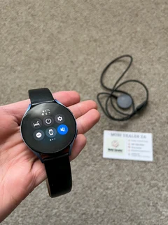 Samsung galaxy watch 5 44mm good condition with charger