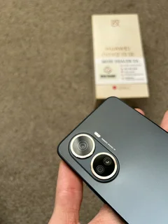 Huawei Nova 10 SE 256gb 8gb ram Excellent condition with box and cover