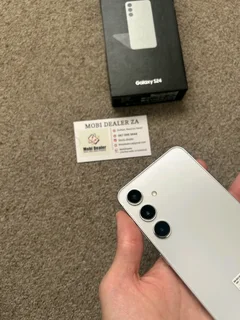 Samsung S24 128gb Dual sim 8gb ram Immaculate condition like new with box and cable