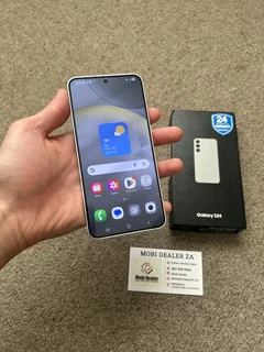 Samsung S24 128gb Dual sim 8gb ram Immaculate condition like new with box and cable
