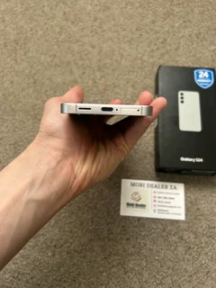 Samsung S24 128gb Dual sim 8gb ram Immaculate condition like new with box and cable