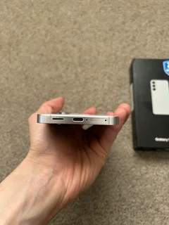 Samsung S24 128gb Dual sim 8gb ram Immaculate condition like new with box and cable