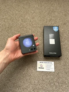 Samsung Galaxy Z Flip 5 256GB 8gb ram Dual sim immaculate condition