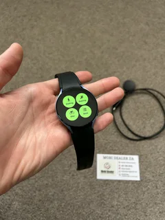 Samsung Galaxy Watch 5 44mm Good condition with charger