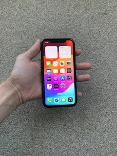 iPhone 11 64gb good condition - black