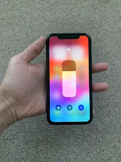 iPhone 11 64gb good condition - black