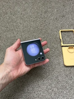 Samsung Galaxy Z Flip 5 256GB 8gb ram Dual sim