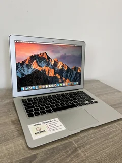 MacBook Air 13 inch core i5 8gb ram 128gb SSD 2015