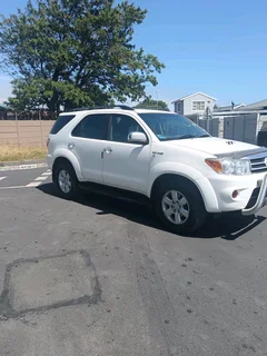 Toyota fortuner 3.0d4d