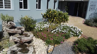 Wynberg Village: Smart 93 sqm Office Unit in Tranquil Complex