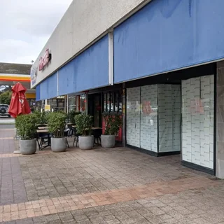 Well-Positioned 95m² Retail Spot in Busy Shopping Centre - Constatiaberg Area