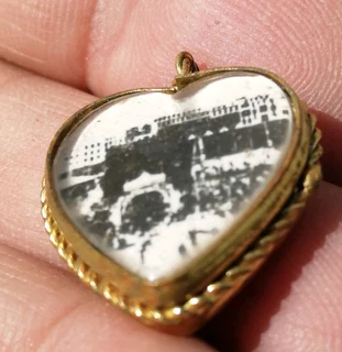 rare 1930s 1940s heart pendant Kaaba, Medina