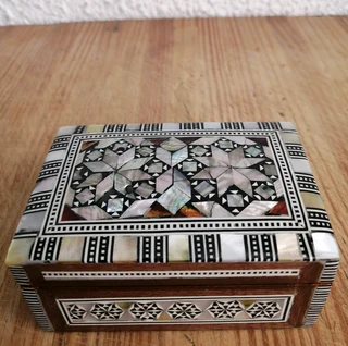 vtg mother of pearl inlaid Egyptian jewelry box