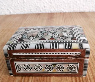 vtg mother of pearl inlaid Egyptian jewelry box