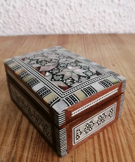 vtg mother of pearl inlaid Egyptian jewelry box
